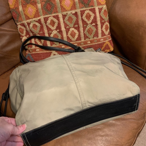 **SOLD** Burberry Buckleigh Nylon black Tote purse - Picture 7 of 16